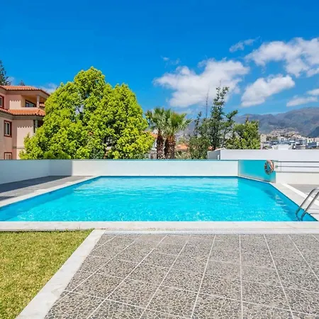 Apartmanhotel Quinta Miramar 3*